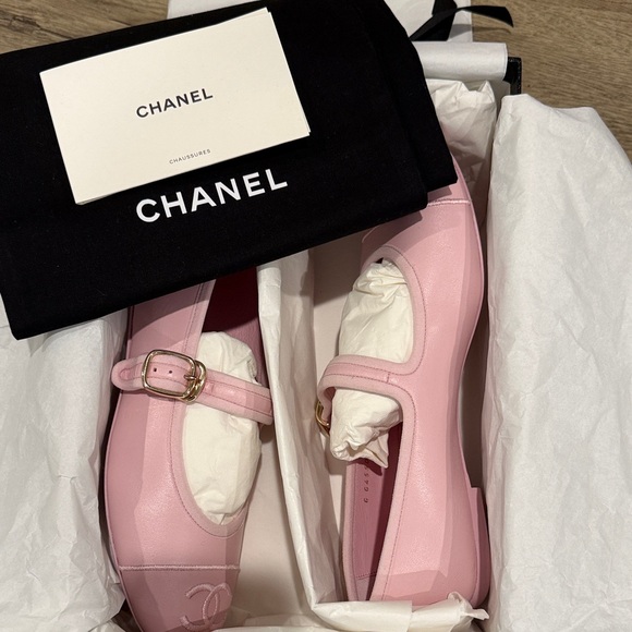 CHANEL Light Pink Mary Jane Shoes - Picture 3 of 8
